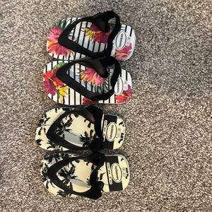 2 pairs baby Havaiana Sandals